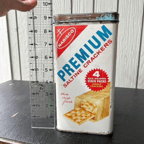 Vintage Nabisco Premium Saltine Crackers Tin Canister 14 oz 1960s Kitchen Decor - Picture 8 of 9